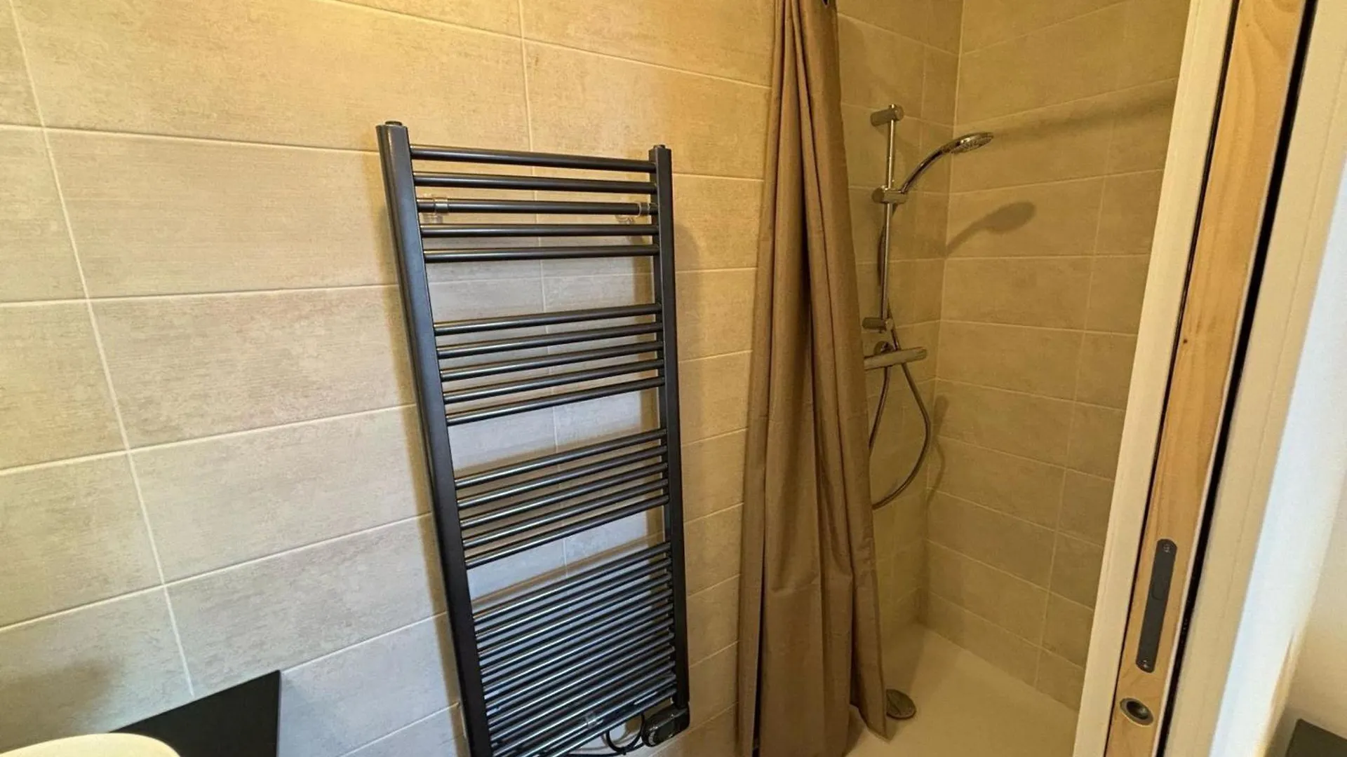Chatel : Bel Appart. 3 Pieces Avec Garage Et Balcon, 5 Pers - Fr-1-198-264 Apartment