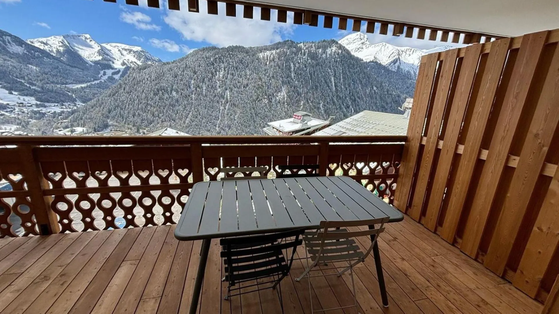 Chatel : Bel Appart. 3 Pieces Avec Garage Et Balcon, 5 Pers - Fr-1-198-264